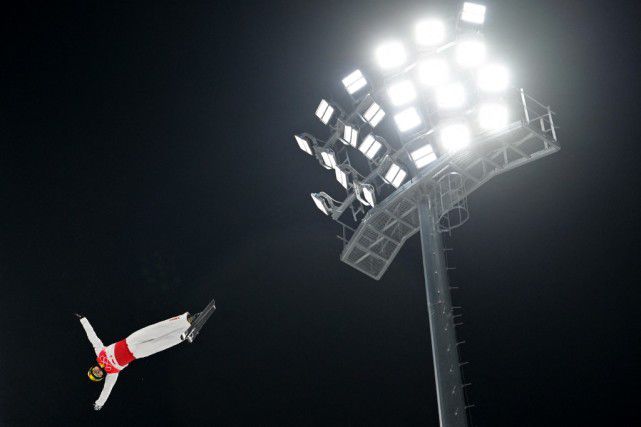 在欧冠赛场，奥斯梅恩与那不勒斯一起打入了8强。